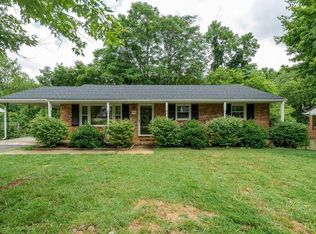 1031 Woodhaven Dr, Bedford, VA 24523