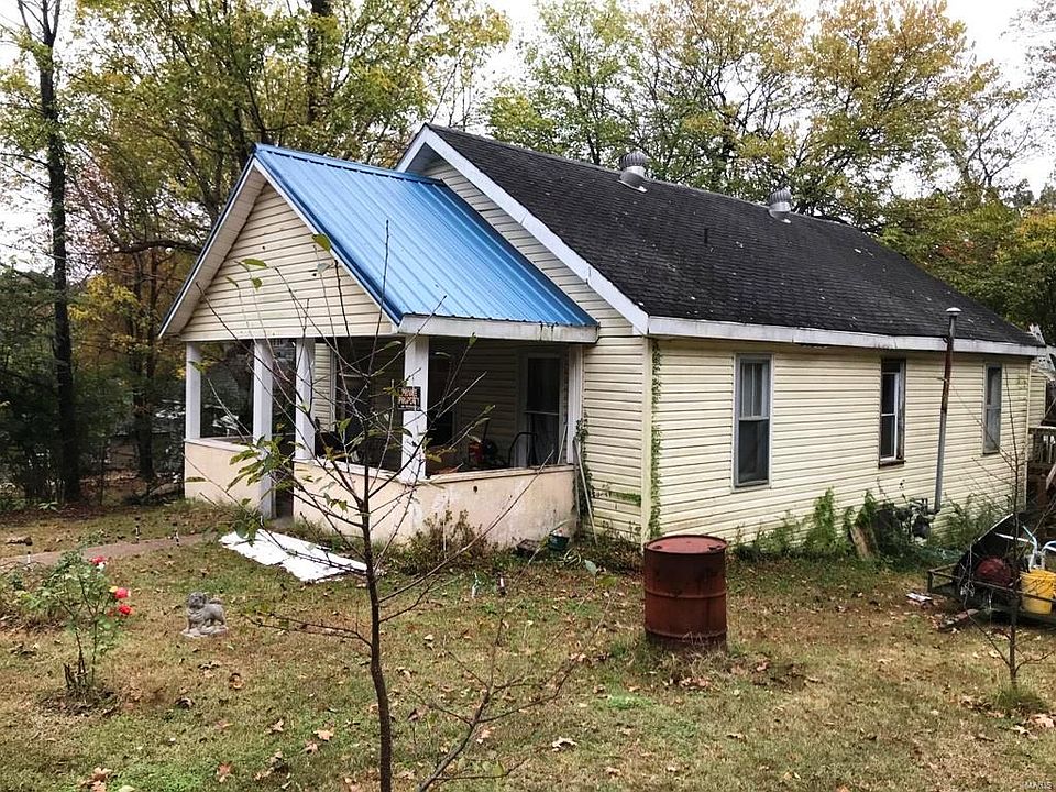 2nd image of 1525 N Grand Ave