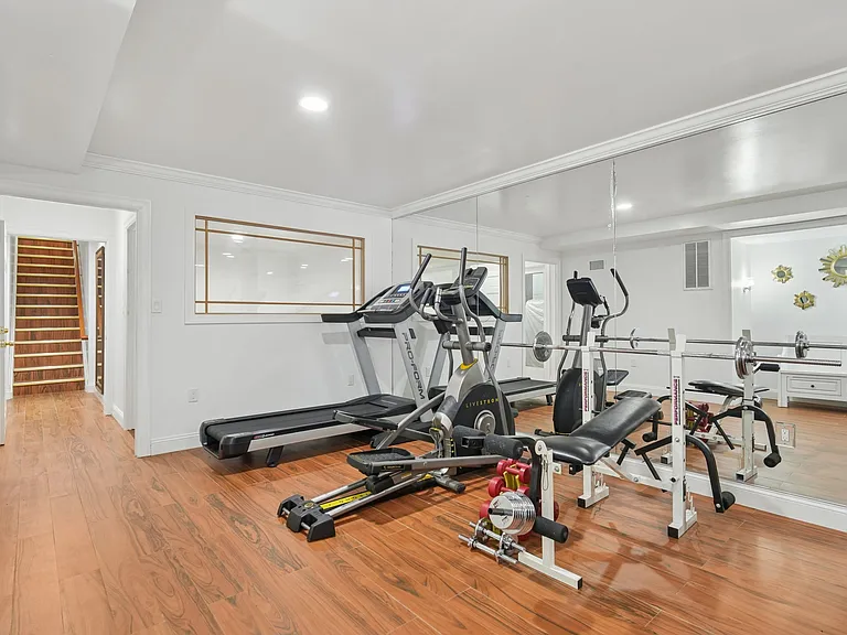 91 Chestnut Ridge Rd — Photo 13