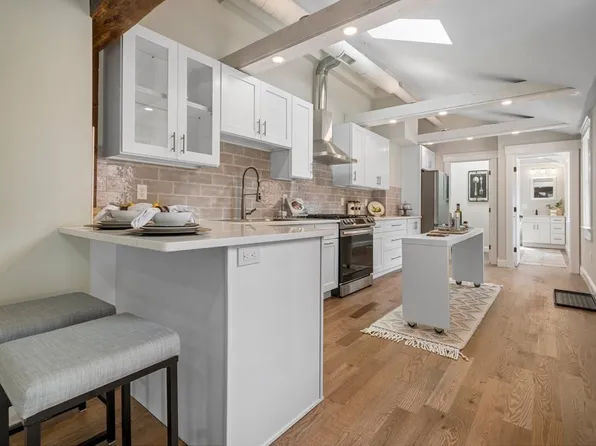 29 Paige St #29, Lowell, MA 01852