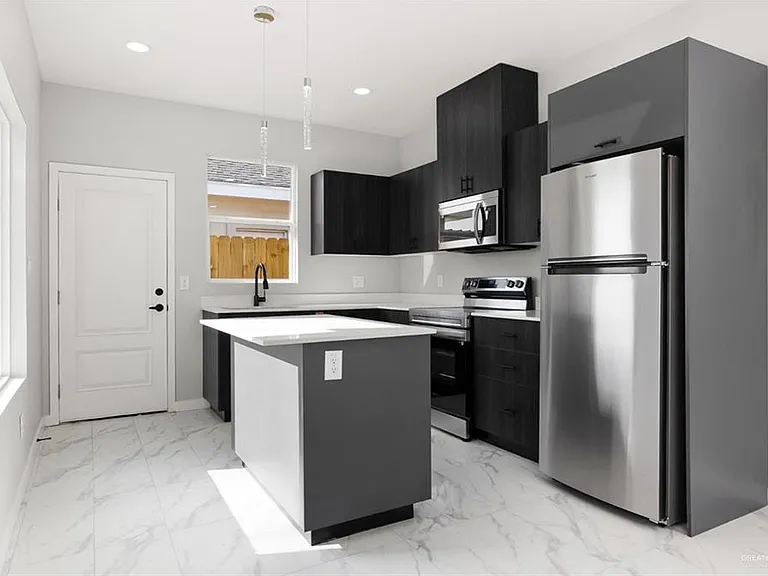 1007 N Woodson Ave #1 — Photo 6