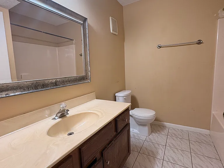 2101 Forest Knoll Dr NE #208 — Photo 6