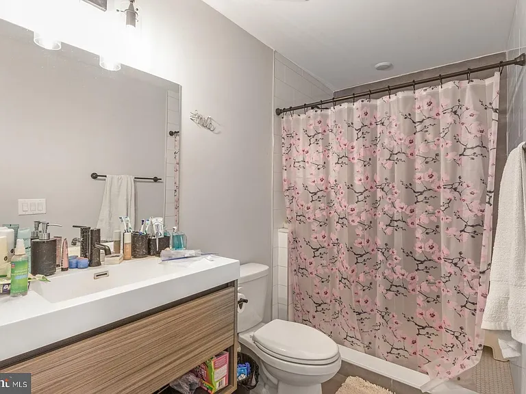 3965 Lancaster Ave #301 — Photo 13