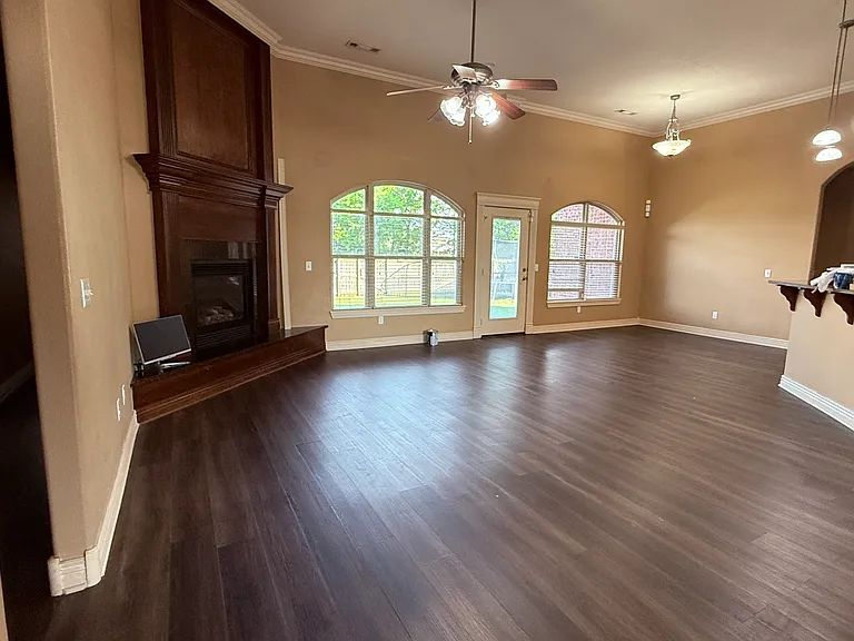 2601 SW Azalea Ave — Photo 3