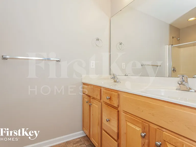 15507 Troubadour Ln — Photo 9