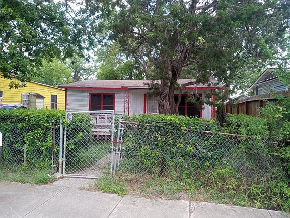 2nd image of 117 S San Horacio Ave