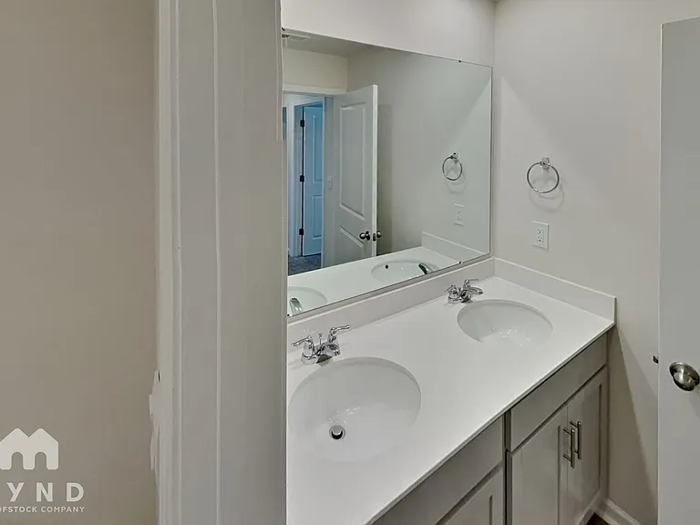 2140 Redstone Dr — Photo 13
