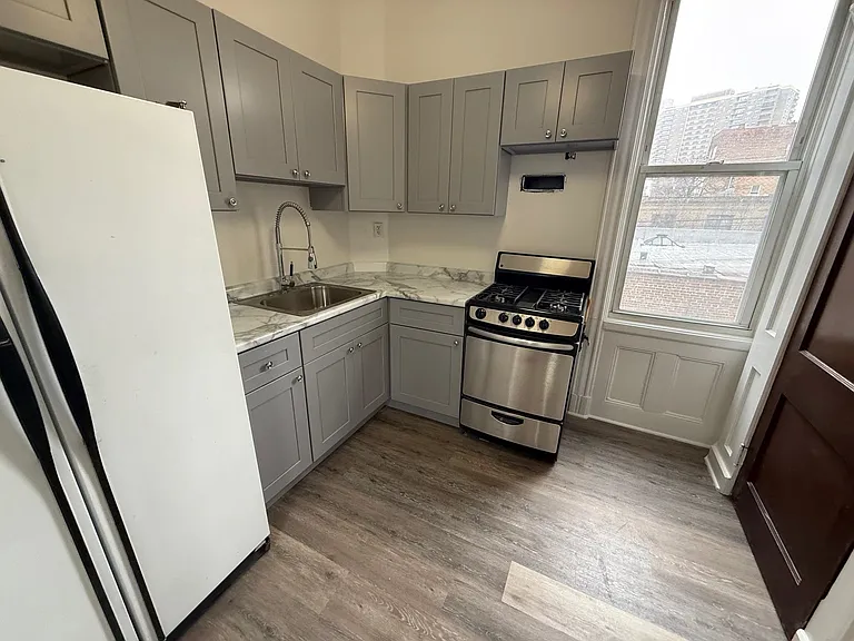 4619 Park Ave — Photo 5