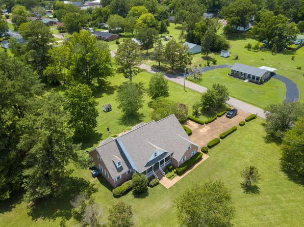 301 Malone St, Adamsville, TN 38310
