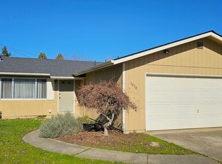 1418 SW G St, Grants Pass, OR 97526