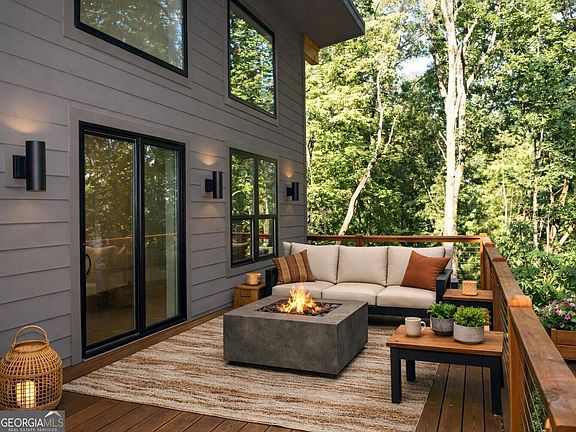 2nd image of 673 Autumn Ridge Dr