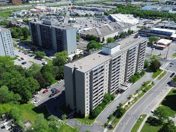 2 Glamorgan Ave #803, Toronto, ON M1P 2M8