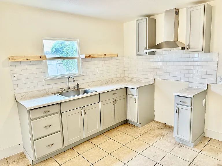 426 Vineyard Ave — Photo 10