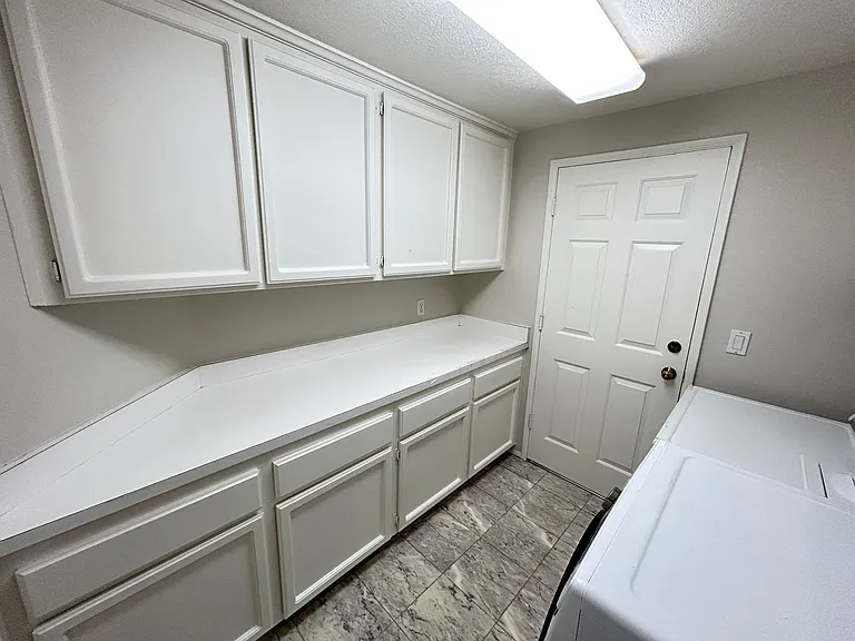 8132 E Hillsdale Dr — Photo 56