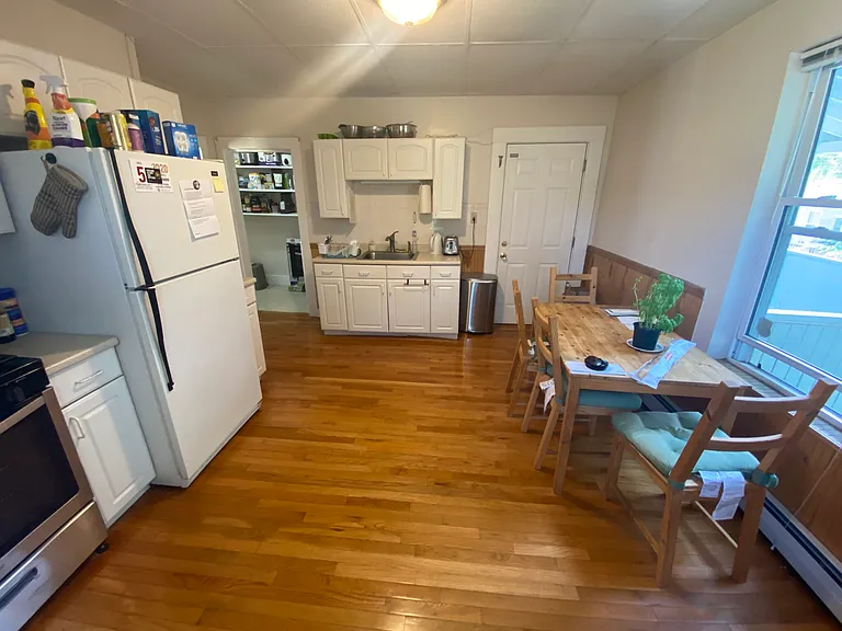 273 Pearl St #3 — Photo 6