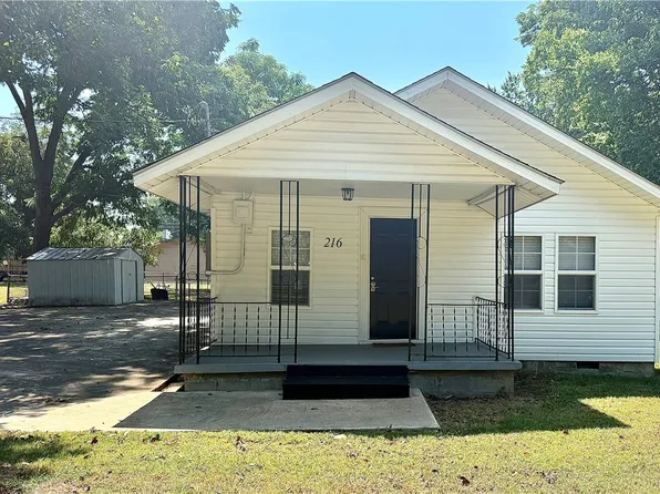 216 E East St, Russellville, AR 72801
