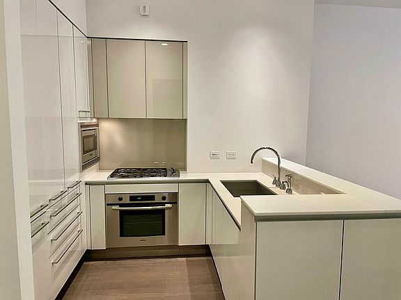 3rd image of 25 Broad St APT 16O
