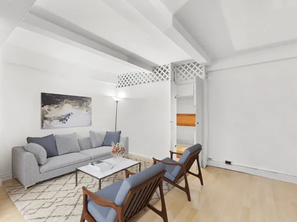 155 East 49th Street image 1 of 8