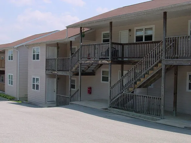 Deer Run Apartments — Photo 2