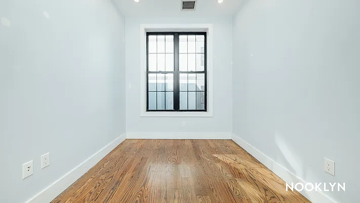 Rented by Nooklyn NYC LLC | media 17