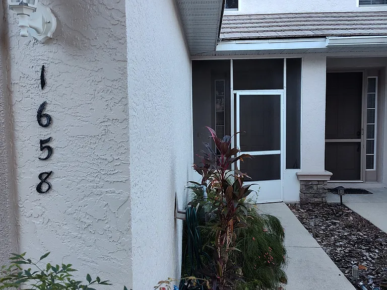 1658 W Spring Meadow Loop — Photo 2