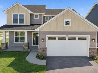 7704 Norway Ln, Hugo, MN 55038