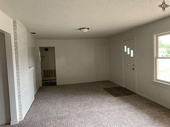 4th image of 104 Park Dr