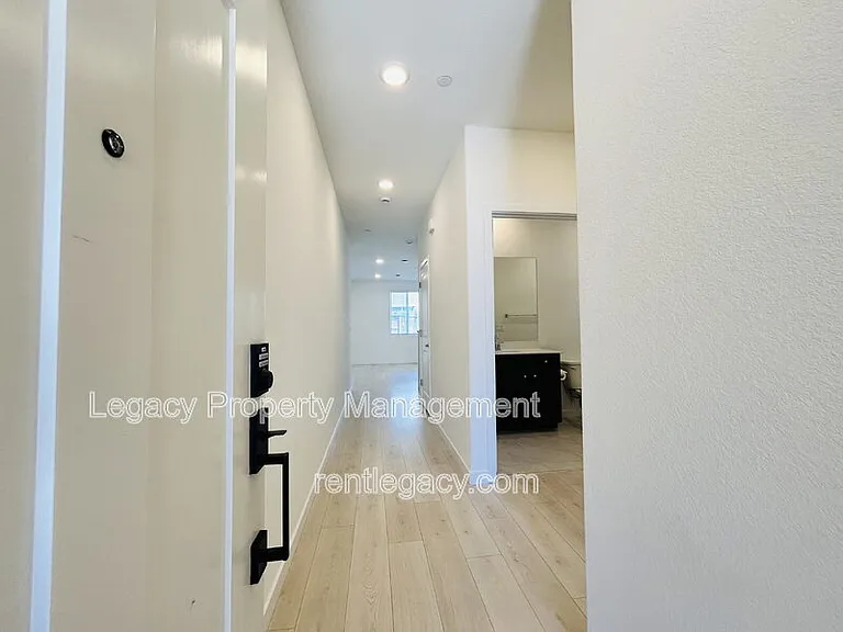 8057 Moongate Way — Photo 3