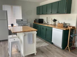 671 N Park St NE #2, Grand Rapids, MI 49525