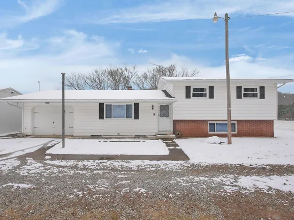 10468 Loches Rd, Saint Louisville, OH 43071