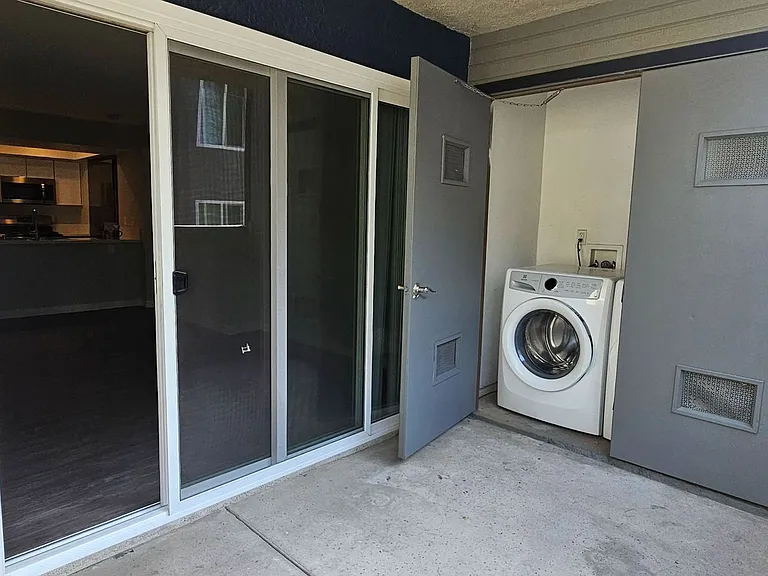 The James Apartments — Photo 99