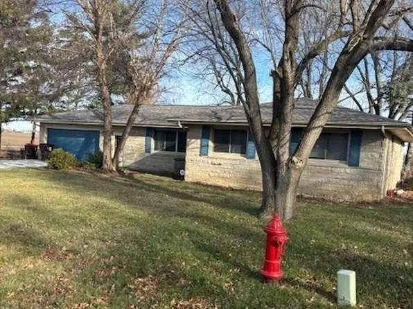 102 Gilmore Ave, Le Roy, IL 61752