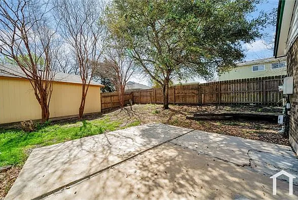 6818 Flaming Ridge Dr — Photo 4