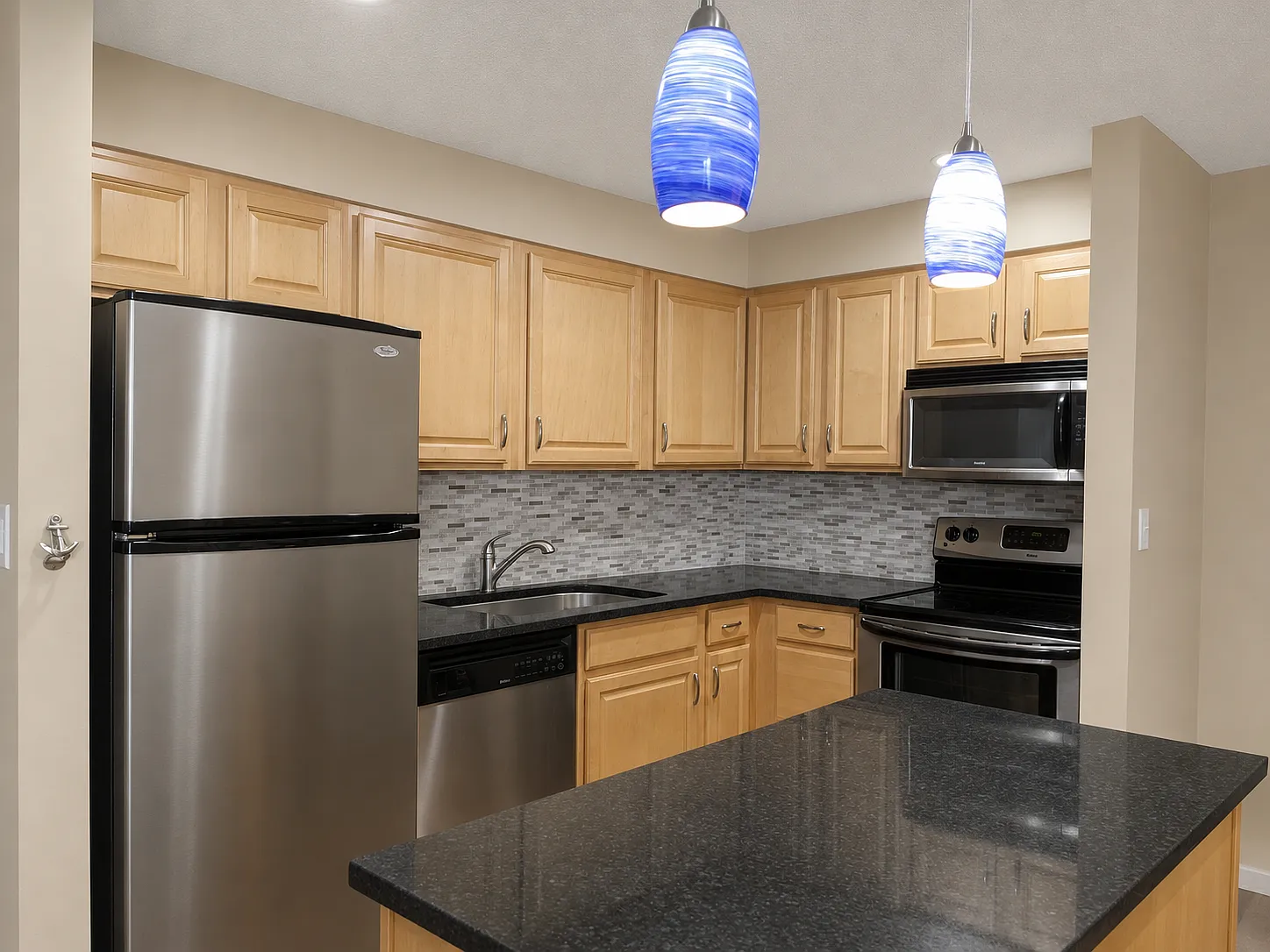 1 bed, 724 sqft, $2,550 — Photo 4