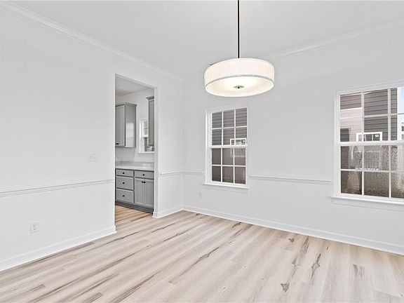 4th image of 102 Ryker Rd W