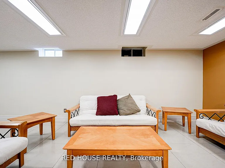 4450 Mayflower Dr #BASEMENT — Photo 4