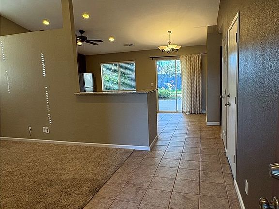 3rd image of 1463 Hunters Dr