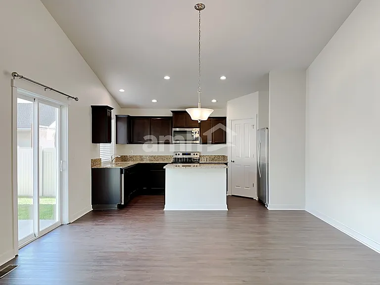 754 N Scotney Ave — Photo 5
