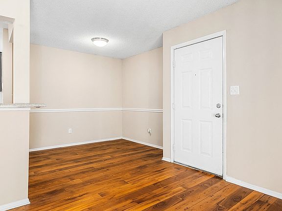 Klein - 1 Bed / 1 Bath - 760 Sq.Ft.