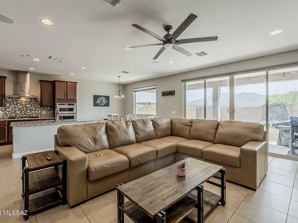 5571 S White Spar Trl, Tucson, AZ 85747