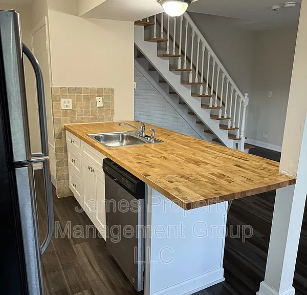 1557 Quaker Ln #114 — Photo 4