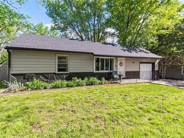 135 E Longfellow St, Claycomo, MO 64119