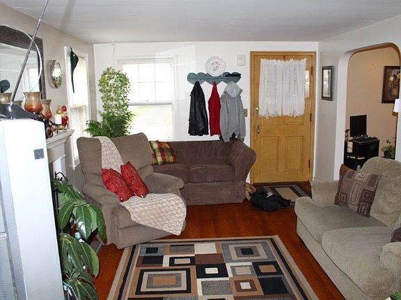 3rd image of 2434 Bretton Pl