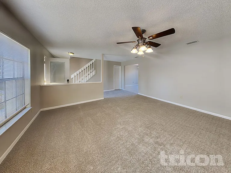 1604 Palm Leaf Dr — Photo 3