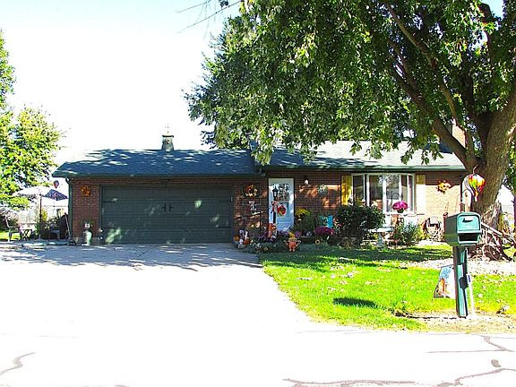 3rd image of 1300 Stephens Rd