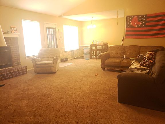 4th image of 316 23rd Ave NE