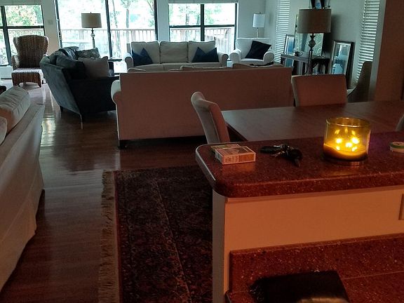 3rd image of 122 Paradise Point
