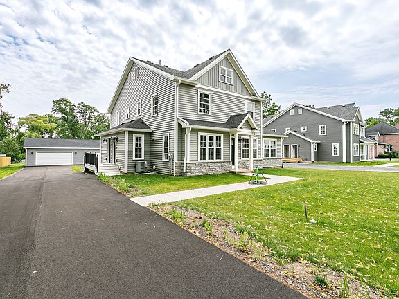 3rd image of 16 Cottage St