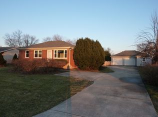 2N631 Mildred Ave, Glen Ellyn, IL 60137