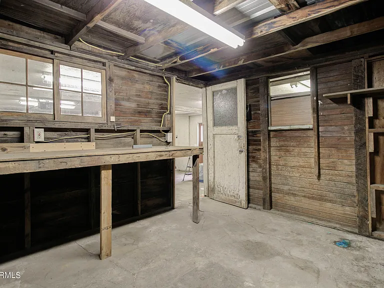385 S Broad St — Photo 37